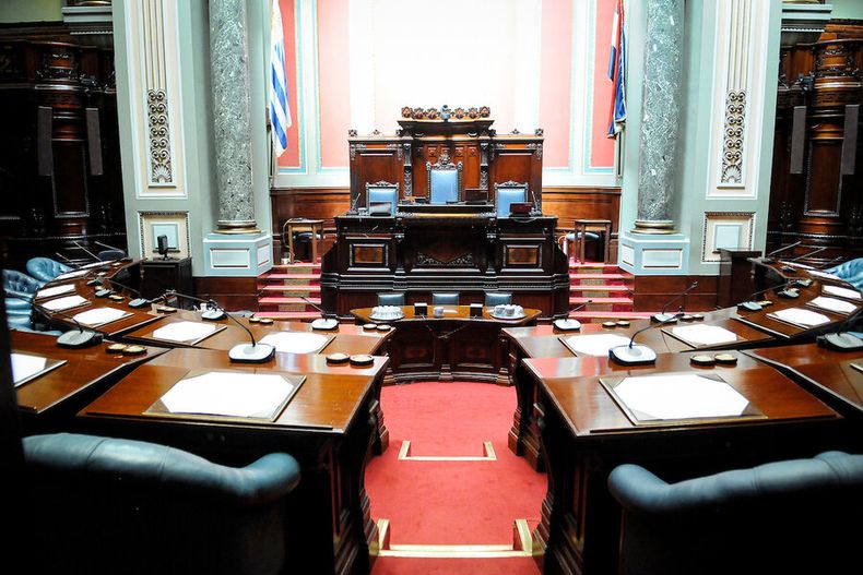 imagen de Parlamento mantiene límite de edad para nuevos funcionarios pese a que la Institución de Derechos Humanos lo considera discriminación