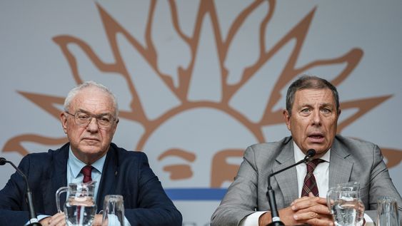 Mario Lubetkin y Gabriel Oddone tras la Comisión Especial para el Tratamiento y la Aprobación del Acuerdo de Asociación Mercosur-Unión Europea. Mario Lubetkin y Gabriel Oddone tras la Comisión Especial para el Tratamiento y la Aprobación del Acuerdo de Asociación Mercosur-Unión Europea.