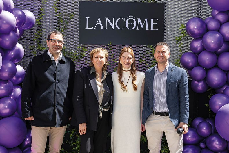 Director general de L’Oréal Groupe en Uruguay Nicolás Oberti, directora de la División Lujo Daniella D’Alessandro, jefa de Producto Lancôme Camila Pierri y gerente de Marketing de la División Lujo de L’Oréal Groupe Emiliano Reisfeld
