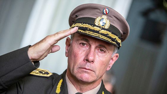 Mario Stevenazzi en febrero durante la asunción como nuevo comandante en jefe del Ejército. Foto: Mauricio Zina / adhocFOTOS Mario Stevenazzi en febrero durante la asunción como nuevo comandante en jefe del Ejército. Foto: Mauricio Zina / adhocFOTOS