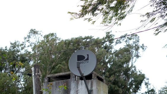 Antena de DirecTV. Foto: Pablo Vignali / adhocFOTOS Antena de DirecTV. Foto: Pablo Vignali / adhocFOTOS