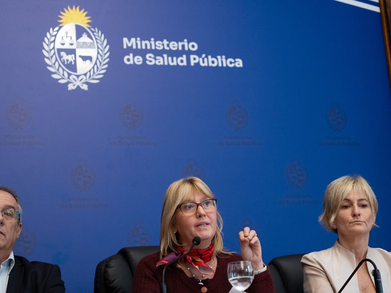 Autoridades del Poder Ejecutivo durante un evento por el Día Nacional de Prevención del Suicidio.