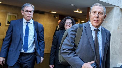 Las autoridades del MEF camino a presentar el Presupuesto en una comisión de Diputados.