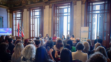 Representantes de ONU Mujeres, el Poder Legislativo y el Inmujeres en el encuentro Mujeres en Política: Desafíos y Avances hacia la Paridad.