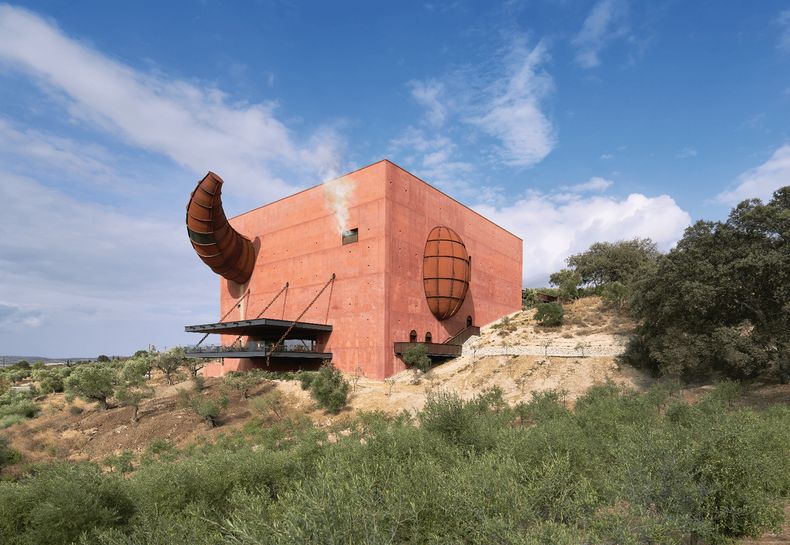 Museo La Almazara Starck.jpg