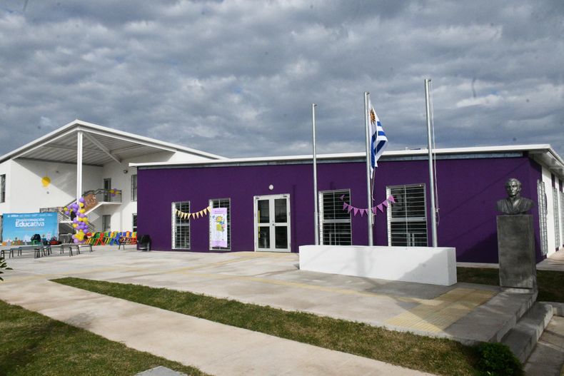El día de su inauguración en abril de 2024, la Escuela 409 del barrio La Paloma del Cerro