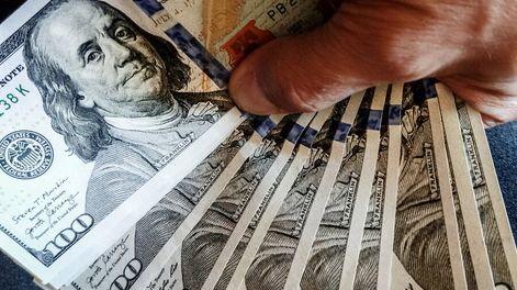El precio del dólar se vende en las pizarras de algunos cambios a $ 40,65