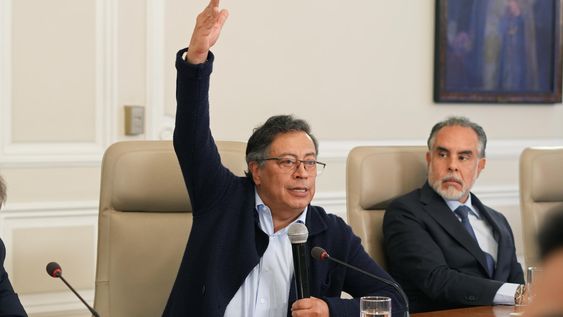 colombia: peticion de renuncia de gustavo petro a sus ministros agrava la crisis politica colombia: peticion de renuncia de gustavo petro a sus ministros agrava la crisis politica
