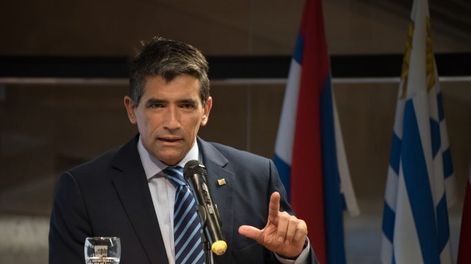 imagen de Sendic presentó su renuncia ante el Plenario del Frente Amplio