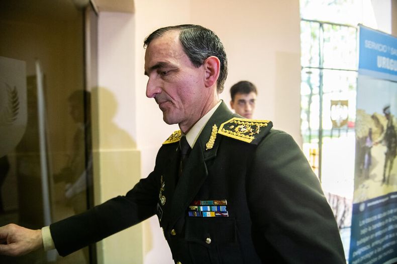 Guillermo Fregossi en 2020, luego de su asunción como comandante en jefe del Ejército. Foto: Santiago Mazzarovich / adhocFOTOS