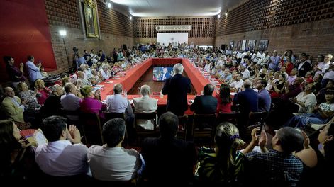 Acto de lanzamiento de la precandidatura de Tabaré Viera en la sede del Partido Colorado. Foto: Javier Calvelo, adhocFOTOS