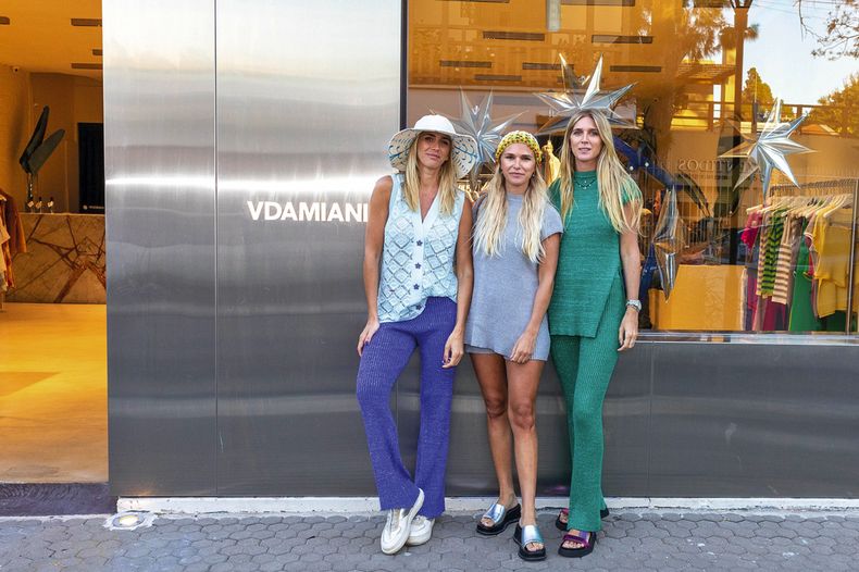 Victoria, Popi y Virginia Damiani 