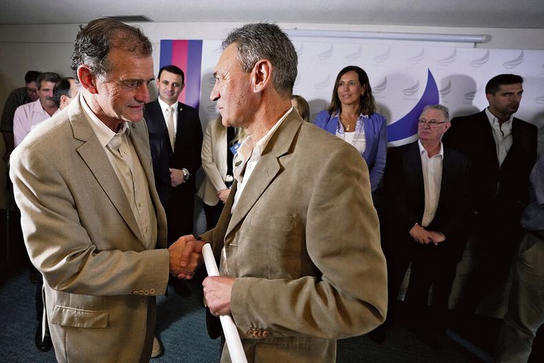 Guido Manini Ríos y Eduardo Radaelli en la presentación de la agrupación nacional del Espacio de los Pueblos Libres. Foto Javier Calvelo / adhocFOTOS
