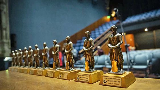 Las estatuillas del Bartolomé. Foto: Gentileza Cámara Uruguaya del Libro