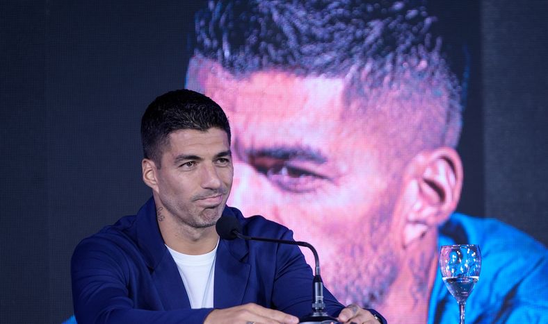 Luis Suárez durante la conferencia de prensa donde comunicó que se retira de la selección uruguaya