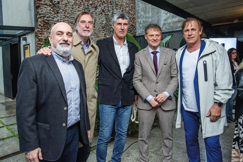 Gerente general de Búsqueda Daniel Mendiverry, Eduardo Payovich, Santiago Ostolaza, Pablo Muto y Jorge Seré