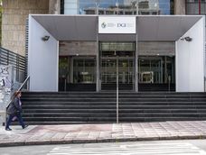 Sede de la Dirección General Impositiva, en la avenida Daniel Fernández Crespo.