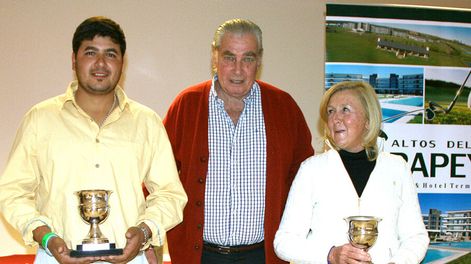 imagen de María Iturburu y Washington Di Lorenzo fueron los ganadores de la  Copa Otoño disputada en la cancha de Altos del Arapey Golf Club