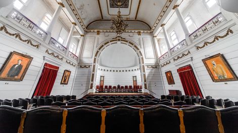 Salón de actos de la Facultad de Medicina.