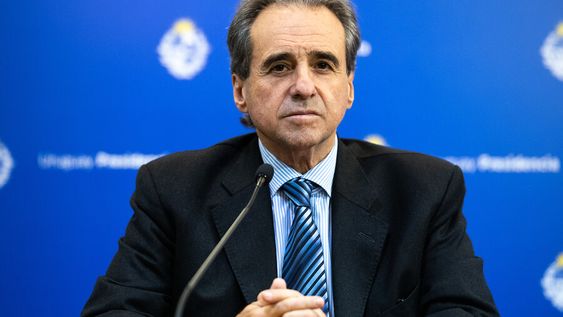 Renzo Monzeglio, en conferencia de prensa en Torre Ejecutiva. Foto: Santiago Mazzarovich / adhocFOTOS