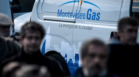 imagen de Vázquez acuerda salida de Petrobras; PIT-CNT celebra y la oposición se inquieta