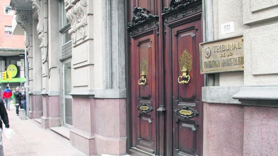 imagen de Ministros del TCA cuestionan norma que habilita a la Fiscalía una “vigilancia sigilosa” y “secreta” sobre sus funcionarios imagen de Ministros del TCA cuestionan norma que habilita a la Fiscalía una “vigilancia sigilosa” y “secreta” sobre sus funcionarios