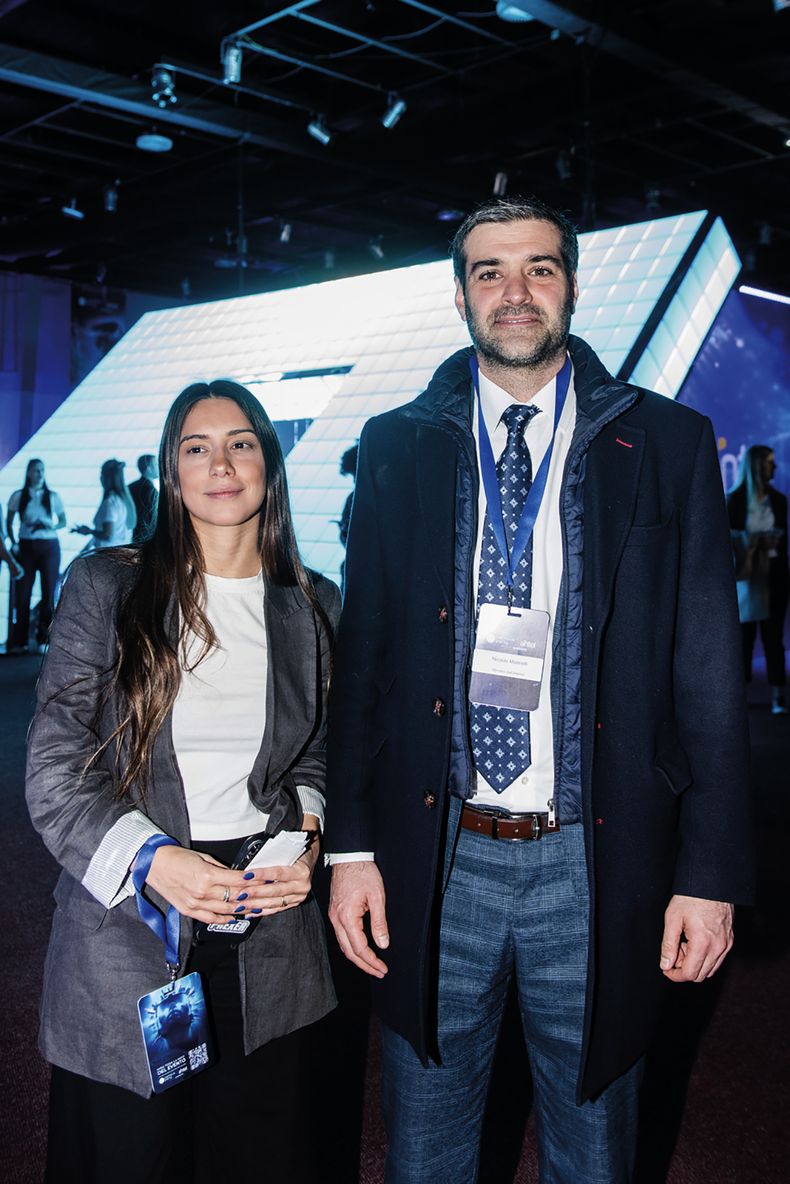 Florencia Varriano, de Campus Party, junto al&nbsp;ministro del Interior Nicolás Martinelli