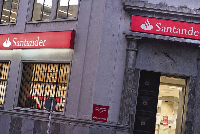 Santander alertó por un mayor deterioro de la relación de precios con los vecinos. Foto: Ricardo Antúnez / adhocFOTOS