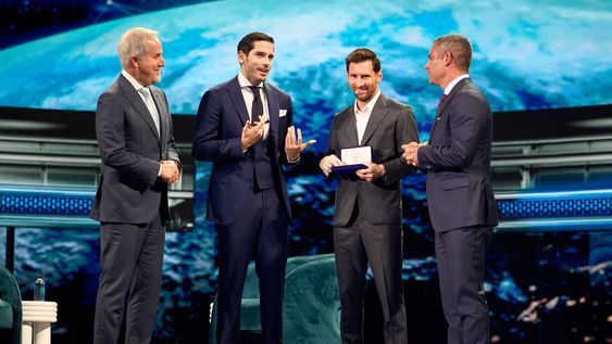 Messi recibió la Llave de la Ciudad de Miami de manos del alcalde. Messi recibió la Llave de la Ciudad de Miami de manos del alcalde.