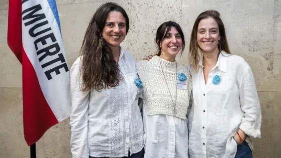 De MAPU: Deborah Friedman, Eliane Bergazyn y Elisa Lieber De MAPU: Deborah Friedman, Eliane Bergazyn y Elisa Lieber