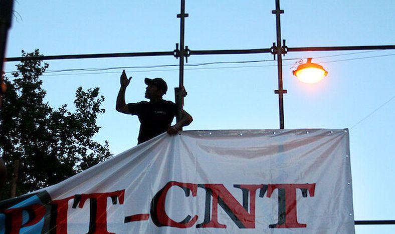 imagen de El PIT-CNT reorienta su paro general ante nuevos “mazazos”