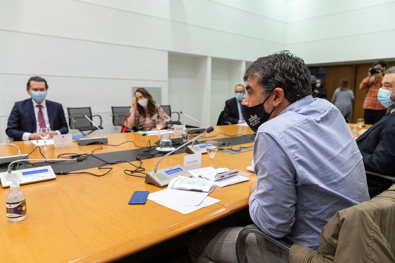 Rodrigo Ferres, Carmen Sanguinetti y Oscar Andrade en la reunión con la comisión parlamentaria por Covid-19 en Torre Ejecutiva. Foto: Mauricio Zina / adhocFOTOS