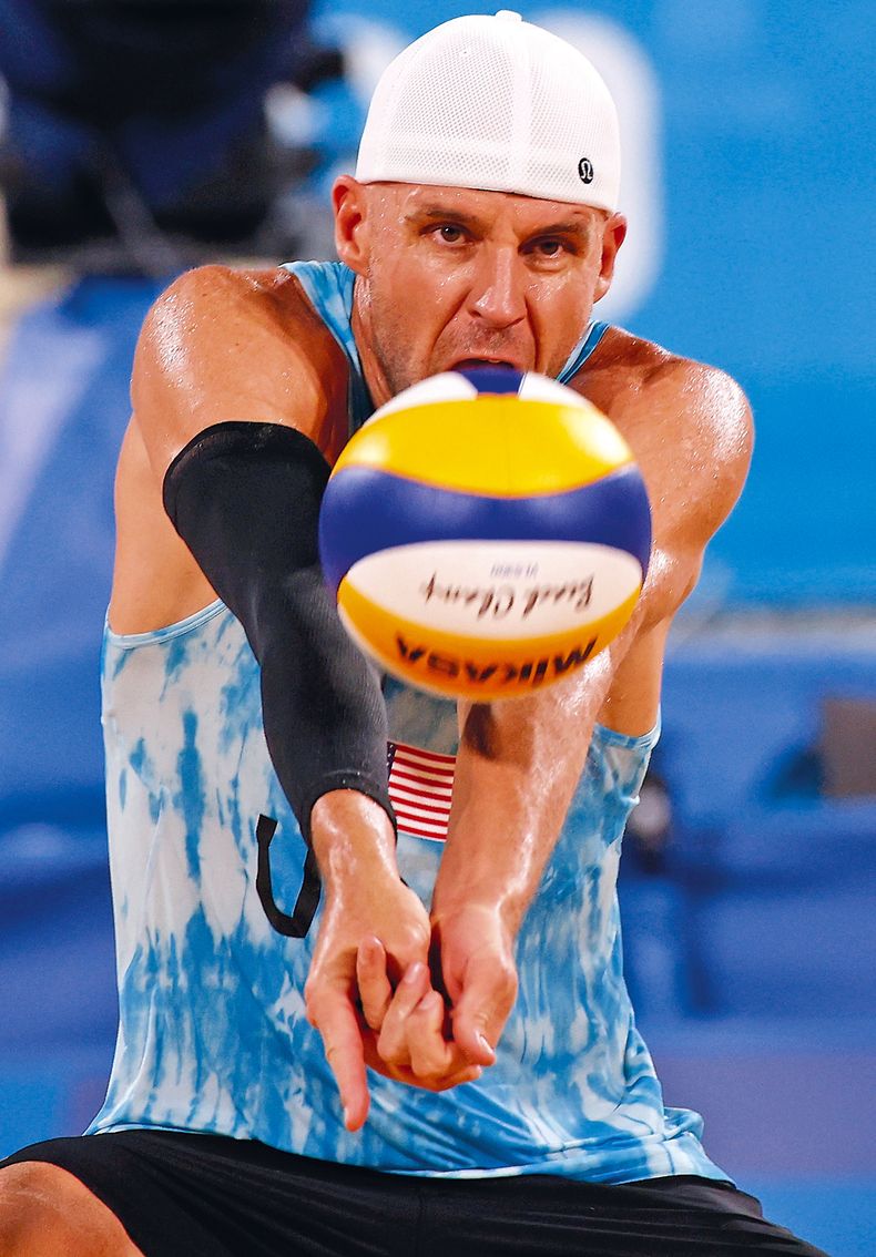 Jacob Gibb ( Estados Unidos) | Vóleibol de playa. Foto: EFE, EPA, RUNGROJ YONGRIT