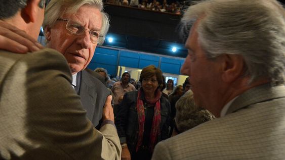 imagen de Vázquez se distancia de su ministro de Economía y quiere que se vote ya la ley de “cincuentones”; Astori a un paso de renunciar imagen de Vázquez se distancia de su ministro de Economía y quiere que se vote ya la ley de “cincuentones”; Astori a un paso de renunciar