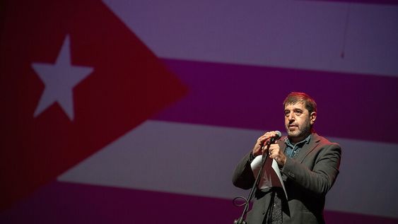 Fernando Pereira durante el 70 aniversario del asalto al Cuartel Moncada. Foto: Santiago Mazzarovich / adhocFOTOS Fernando Pereira durante el 70 aniversario del asalto al Cuartel Moncada. Foto: Santiago Mazzarovich / adhocFOTOS