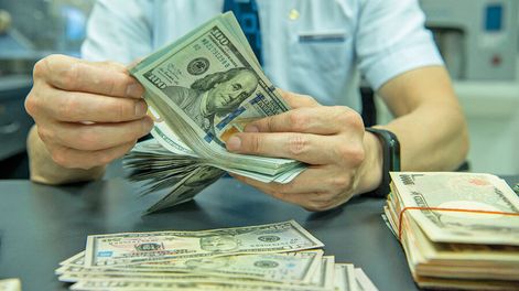 El mercado interbancario operó por más de US$ 6.100 millones. Foto: AFP