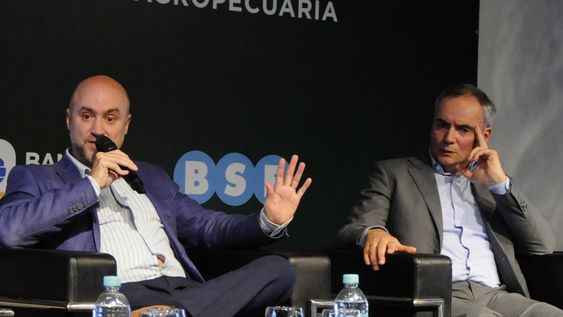 El director de Asesoría de Política Comercial del Ministerio de Economía, Juan Labraga, y el gerente de Inversiones y Aftercare de Uruguay XXI, Alejandro Ferrari. El director de Asesoría de Política Comercial del Ministerio de Economía, Juan Labraga, y el gerente de Inversiones y Aftercare de Uruguay XXI, Alejandro Ferrari.