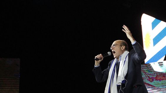 imagen de Entre la resiliencia personal y el miedo a lo que vendrá si pierde el Frente Amplio, Martínez quiere dar el batacazo imagen de Entre la resiliencia personal y el miedo a lo que vendrá si pierde el Frente Amplio, Martínez quiere dar el batacazo