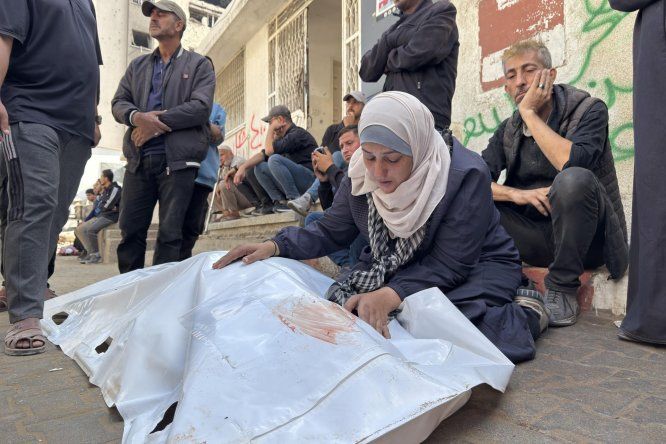 Un mujer gazatí llora la muerte de un familiar este miércoles 29 de octubre en Gaza.