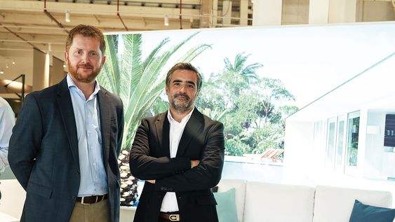 De Car One Center: gerente comercial Pablo Barcelona y director comercial Emiliano Aldabalde 