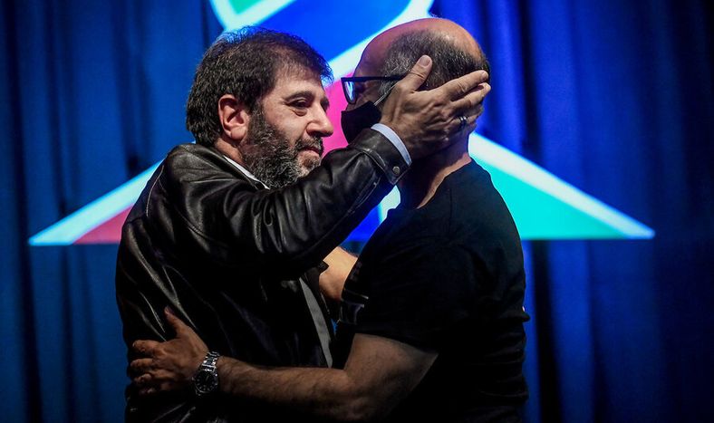Marcelo Abdala y Fernando Pereira durante el acto inaugural del XIV Congreso del PIT- CNT en el Palacio Peñarol. Foto: Javier Calvelo / adhocFOTOS