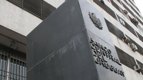 El Banco Central puso en consulta pública cambios al régimen de emisiones simplificadas. Foto: Nicolás Der Agopián / Búsqueda