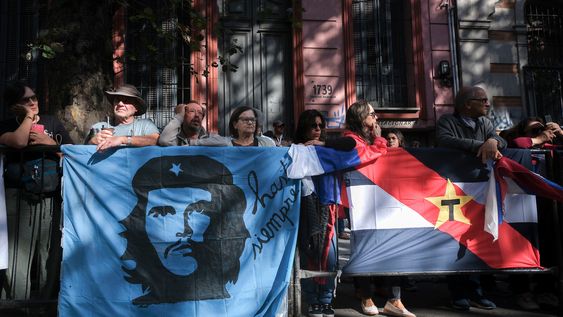 Bandera del Movimiento de Liberación Nacional-Tupamaros (MLN) durante un acto el año pasado en Montevideo.&nbsp;
