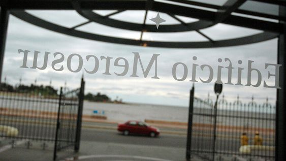 imagen de El gobierno deja de lado la “discusión principista” y se propone revisar el arancel del Mercosur, que lo hace una unión aduanera imagen de El gobierno deja de lado la “discusión principista” y se propone revisar el arancel del Mercosur, que lo hace una unión aduanera