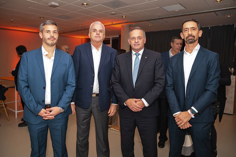 Gerente comercial de SEMM Juan Raineri, director de estudio Carle & Andrioli Darío Andrioli, secretario de Presidencia Álvaro Delgado y Juan Voelker, director de SEMM