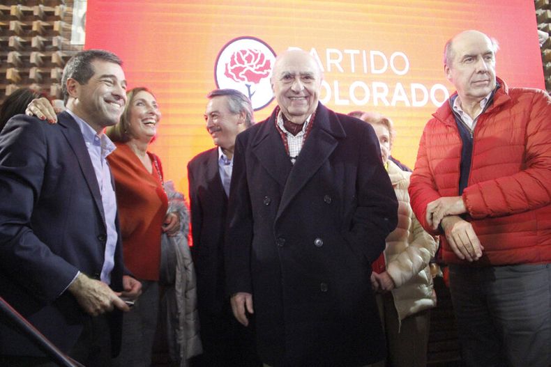 imagen de Los batllistas le recuerdan a Talvi que los precisa para ganar
