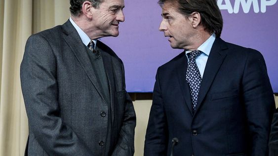 Guido Manini Ríos y Luis Lacalle Pou. Foto: Javier Calvelo/adhocFOTOS Guido Manini Ríos y Luis Lacalle Pou. Foto: Javier Calvelo/adhocFOTOS