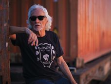 Ícono del rock argentino, Nito Mestre es irónico, exagerado y sabe reírse de sí mismo Ícono del rock argentino, Nito Mestre es irónico, exagerado y sabe reírse de sí mismo