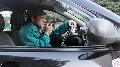 imagen de Las aplicaciones para pedir taxis son el centro de una controversia	entre regular el mercado o liberarlo para aumentar el servicio