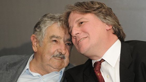 imagen de Caso Pluna: Lorenzo declaró ante la Justicia que Mujica respaldó el aval a Cosmo imagen de Caso Pluna: Lorenzo declaró ante la Justicia que Mujica respaldó el aval a Cosmo